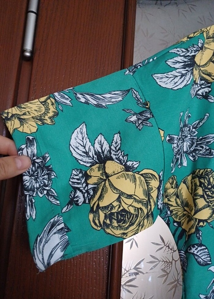 Yesil cicekli 44 beden elbise.etiketi L beden - Görsel 3