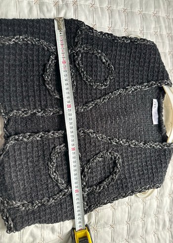 Nakışlı Siyah Örgü Kısa Kadın Yelek - Görsel 4