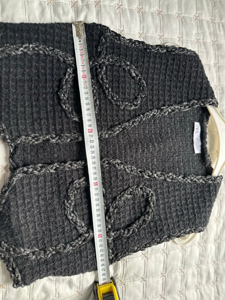 Nakışlı Siyah Örgü Kısa Kadın Yelek - Görsel 4