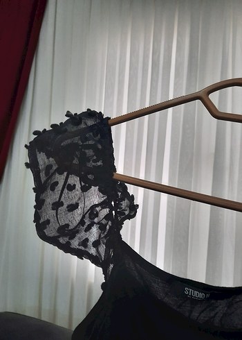 Dantel Detaylı Siyah Straplez Bluz - Görsel 3