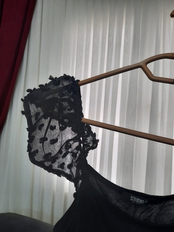 Dantel Detaylı Siyah Straplez Bluz - Görsel 3