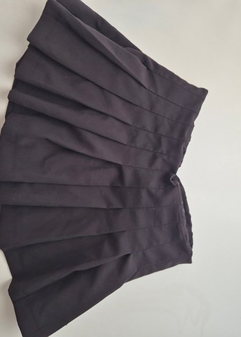Zara Kadın Siyah Pilili Mini Şort Etek