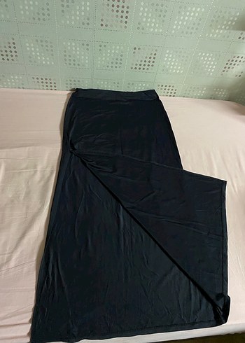 Siyah Uzun Yırtmaçlı Etek - Görsel 3