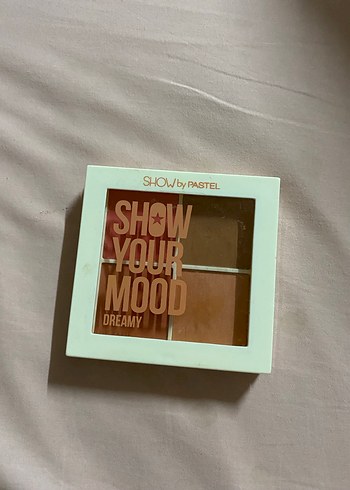 Revolution Çok Renkli Far Paleti ve Show your paleti - Görsel 4