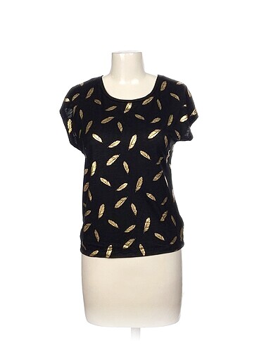 Only T-shirt %70 İndirimli.
