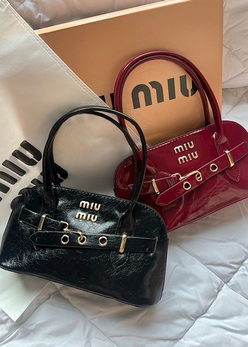 Beden Miu Miu Kırmızı Kadın Deri Çanta