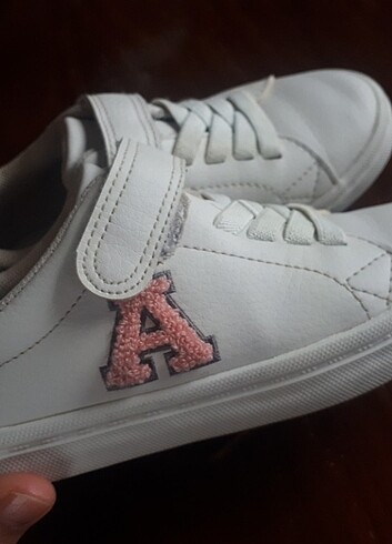H&M Sneakers 