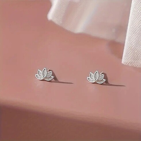 Beden Çelik Silver Lotus Çiçeği Küpe
