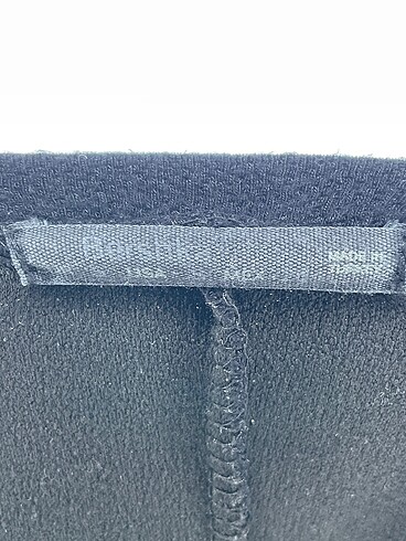 s Beden siyah Renk Bershka Mini Etek %70 İndirimli.