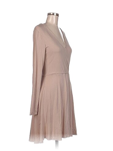 H&M H&M Kısa Elbise %70 İndirimli.