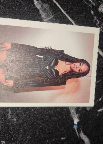 Katseye üyesi Manon İmzalı Fotokart - Görsel 2