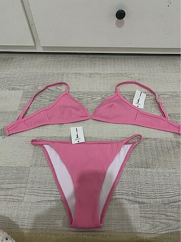 Pembe bikini