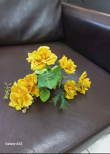 Beden kırmızı Renk Koyu Kırmızı çiçekler