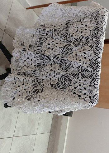 Bohem Dantel İşlemeli Masa Örtüsü
