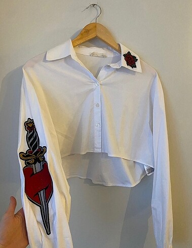 Trendyol Zeynep Tosun Nakisli Crop Gomlek