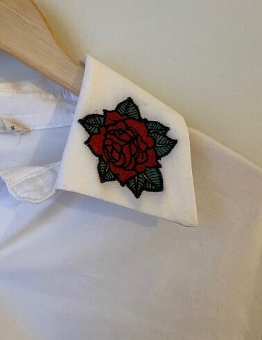 Trendyol & Milla Trendyol Zeynep Tosun Nakisli Crop Gomlek