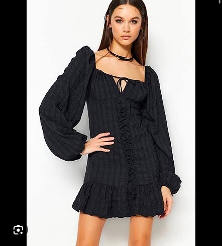 Trendyolmilla Dokulu Ipli Mini Siyah Elbise