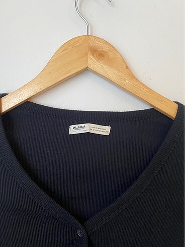 Pull and Bear Pull and Bear Dugme Detayli Crop Siyah Bluz