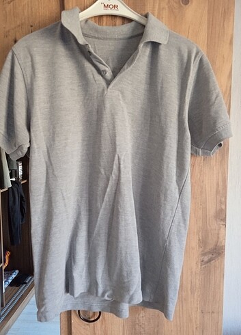 Gri polo yaka