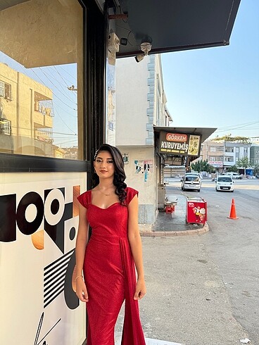 Simli kırmızı abiye