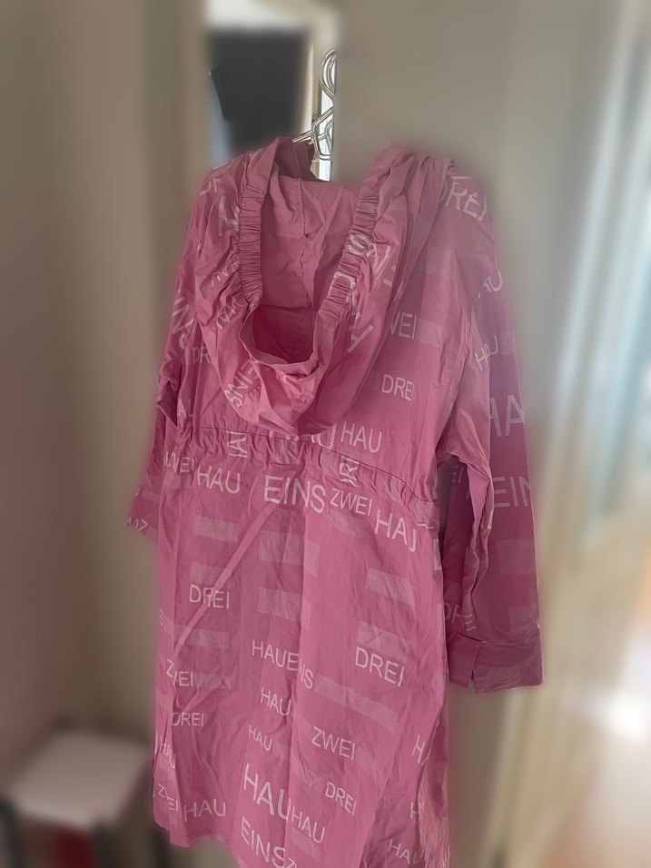 Kızlar için Pembe Kapüşonlu Düğmeli Yağmurluk - Görsel 3