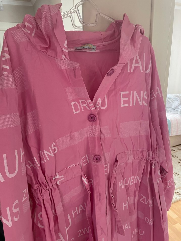 Kızlar için Pembe Kapüşonlu Düğmeli Yağmurluk - Görsel 2