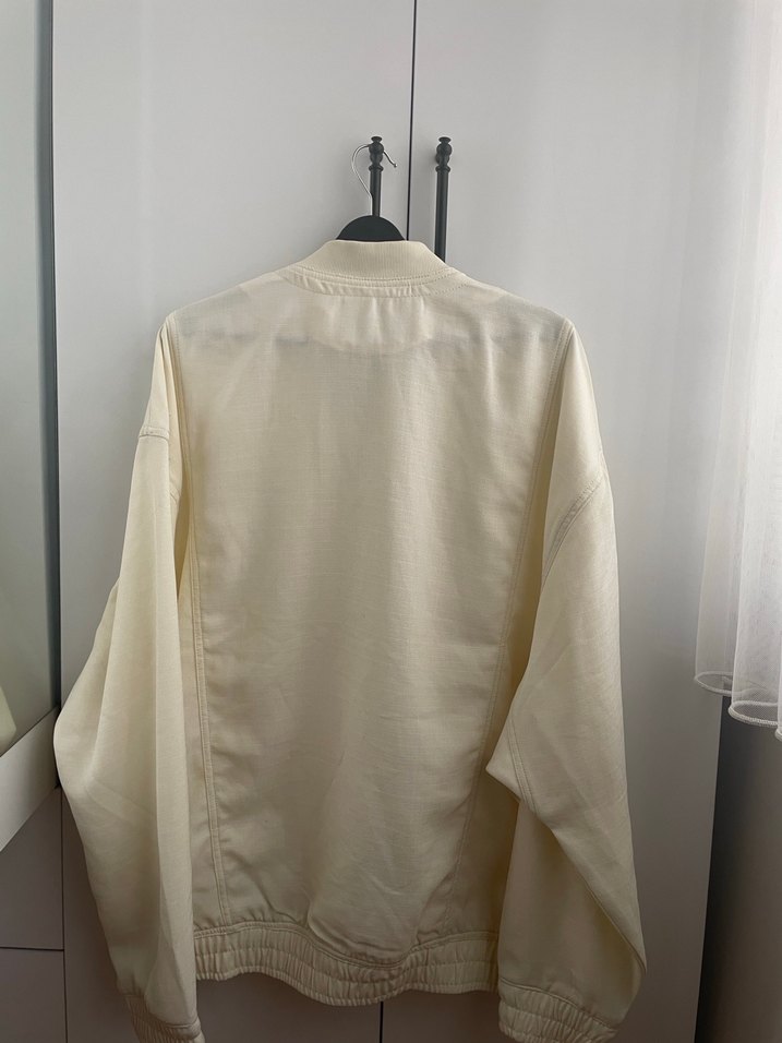Beyaz bomber ceket - Görsel 3