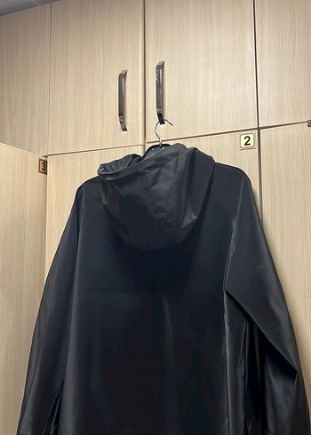 Siyah kadın yağmurluk - Görsel 3