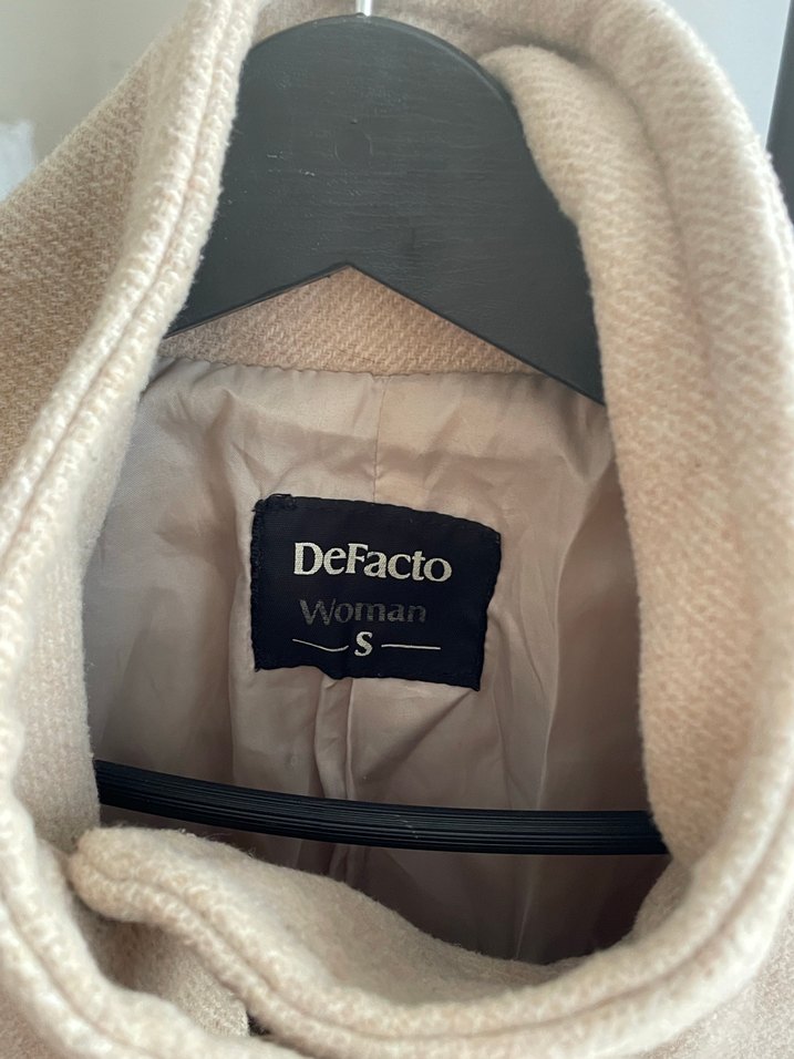 Bej Yüksek Yaka Kadın Kaban - Görsel 3