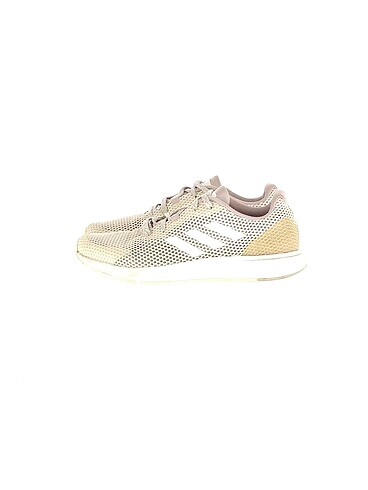 Adidas Spor Ayakkabı %70 İndirimli.