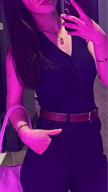 Düğmeli üst