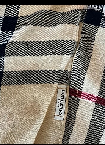 Burberry Sırt Şalı