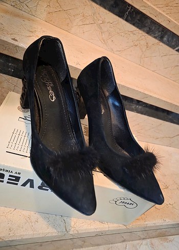 Siyah Süet Tüylü Yüksek Topuklu Stiletto