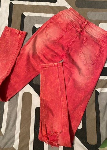 Pembe Yırtık Detaylı Kadın Denim Pantolon - Görsel 4