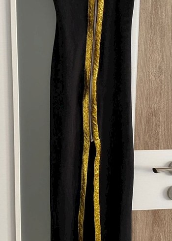 Gold İşlemeli Uzun Halter Yaka Kadın Elbise - Görsel 5