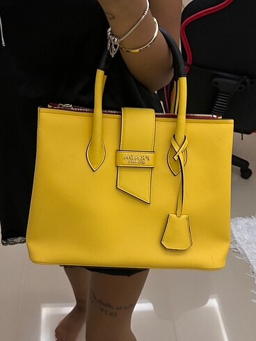 Prada Çanta