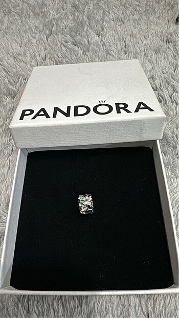Pandora Pandora kelebekli charm