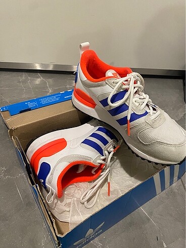 Adidas ZX 700 HD J