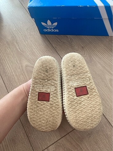 23 Beden kırmızı Renk İgor unisex çocuk sandalet