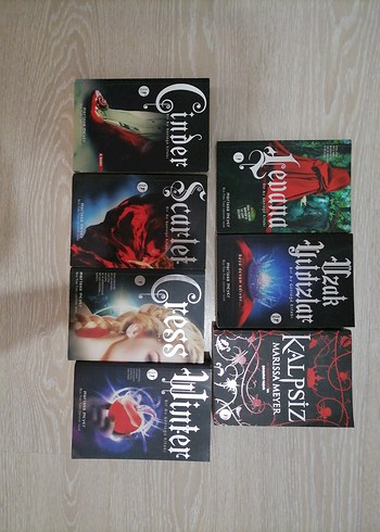 Bir ay günlüğü serisi marissa meyer