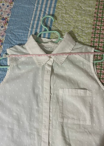Düğmeli Beyaz Kolsuz Pamuklu Gömlek - Görsel 7