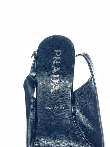 35 Beden siyah Renk Prada Stiletto %70 İndirimli.