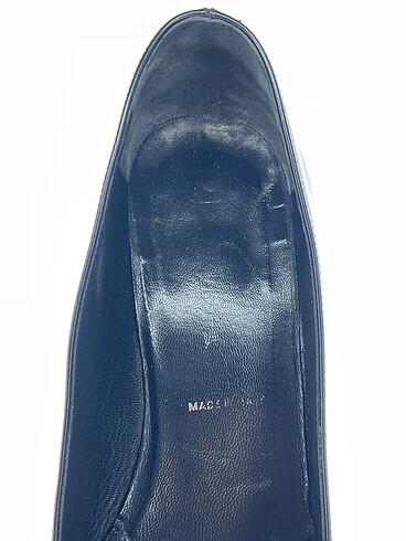 35 Beden siyah Renk Prada Stiletto %70 İndirimli.
