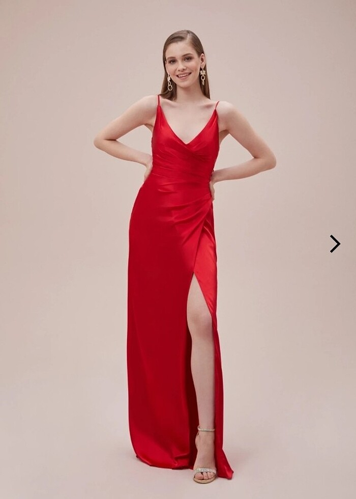 kırmızı abiye - Görsel 2