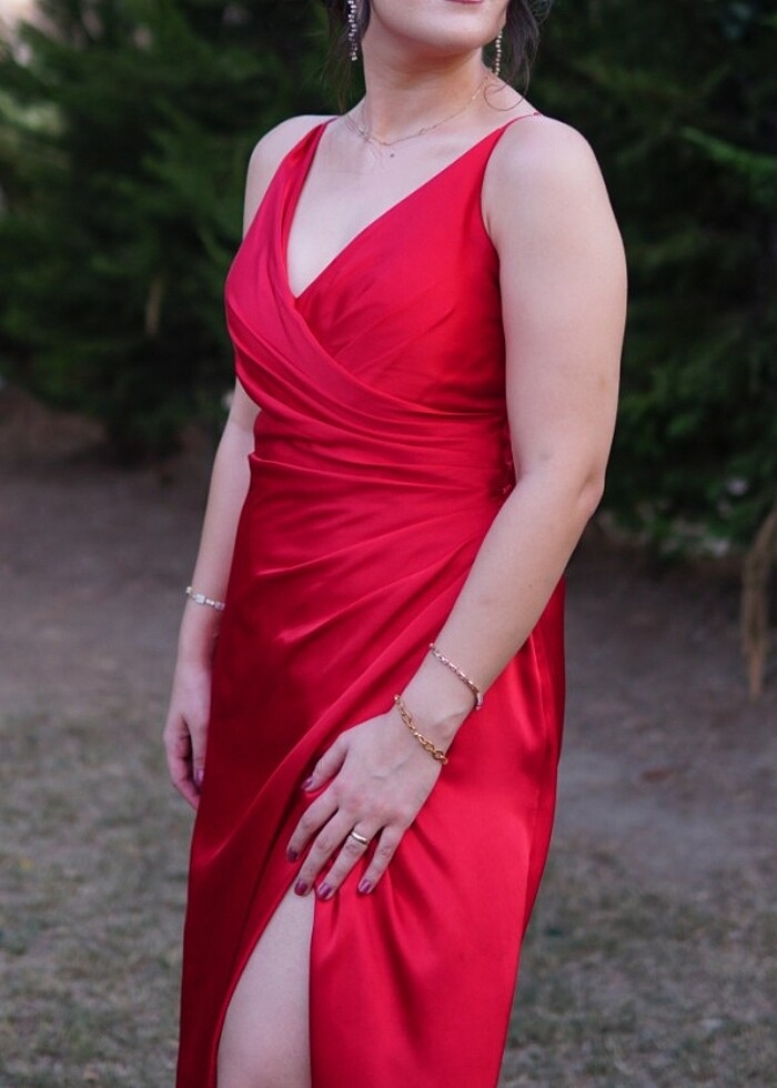 kırmızı abiye - Görsel 4