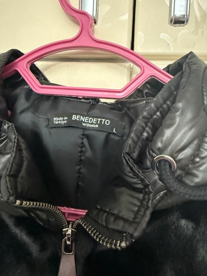 Kürklü Siyah Kapüşonlu Kadın Mont - Görsel 2