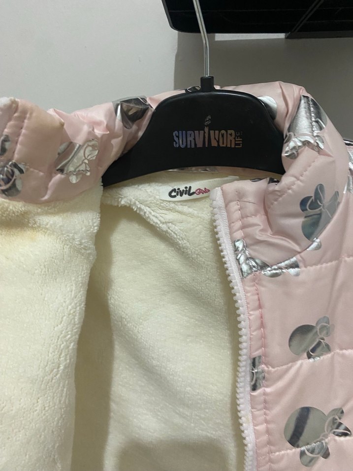 Kız Çocuk Pembe Kürklü Desenli Yelek - Görsel 3