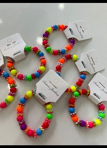 Çocuk lastikli boncuk bileklik - Görsel 2