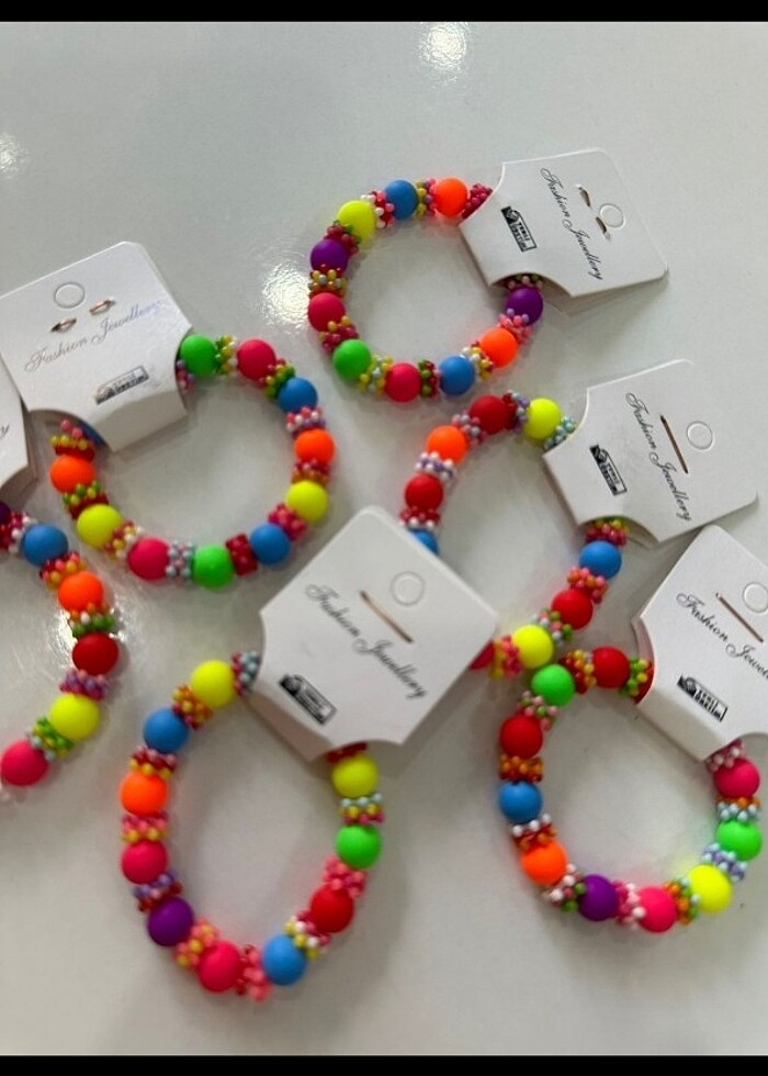 Çocuk lastikli boncuk bileklik - Görsel 2