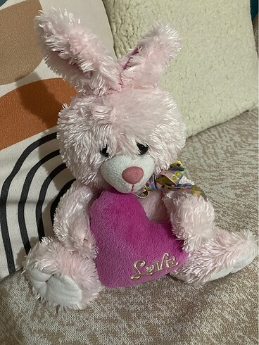 Peluş oyuncak sevimli tavşan